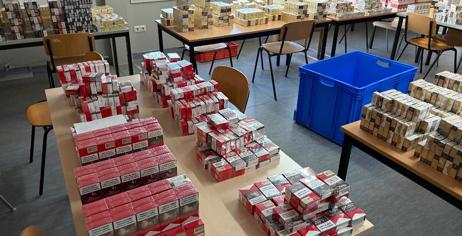 Zollamt Österreich beschlagnahmt über 100.000 geschmuggelte Zigaretten in Nickelsdorf