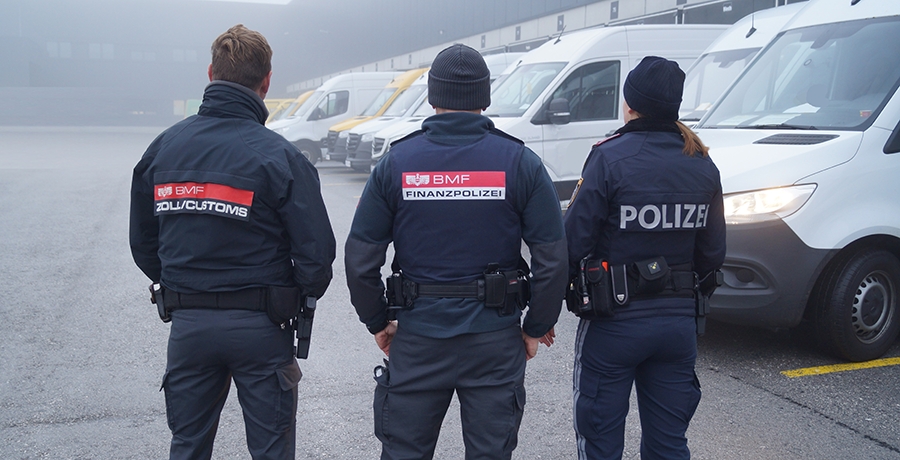 Zusammenarbeit Polizei Finanzpolizei Zoll